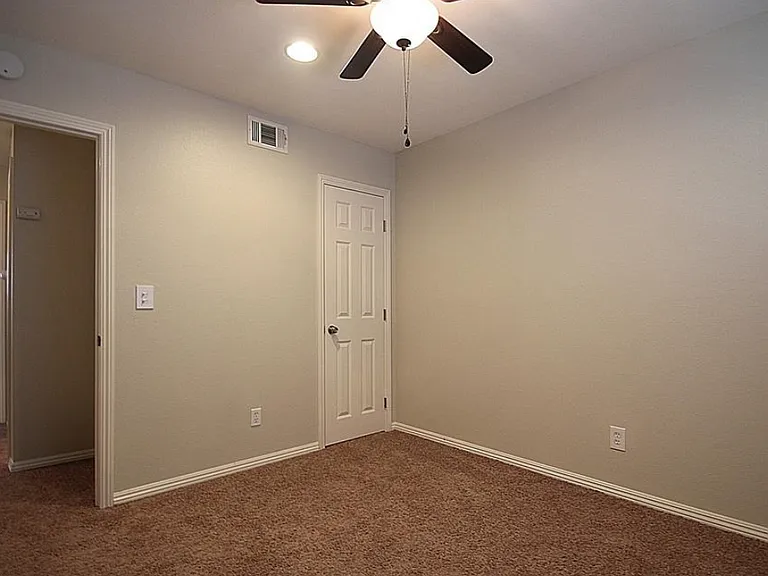 1545 Monterey Park Dr #E — Photo 9