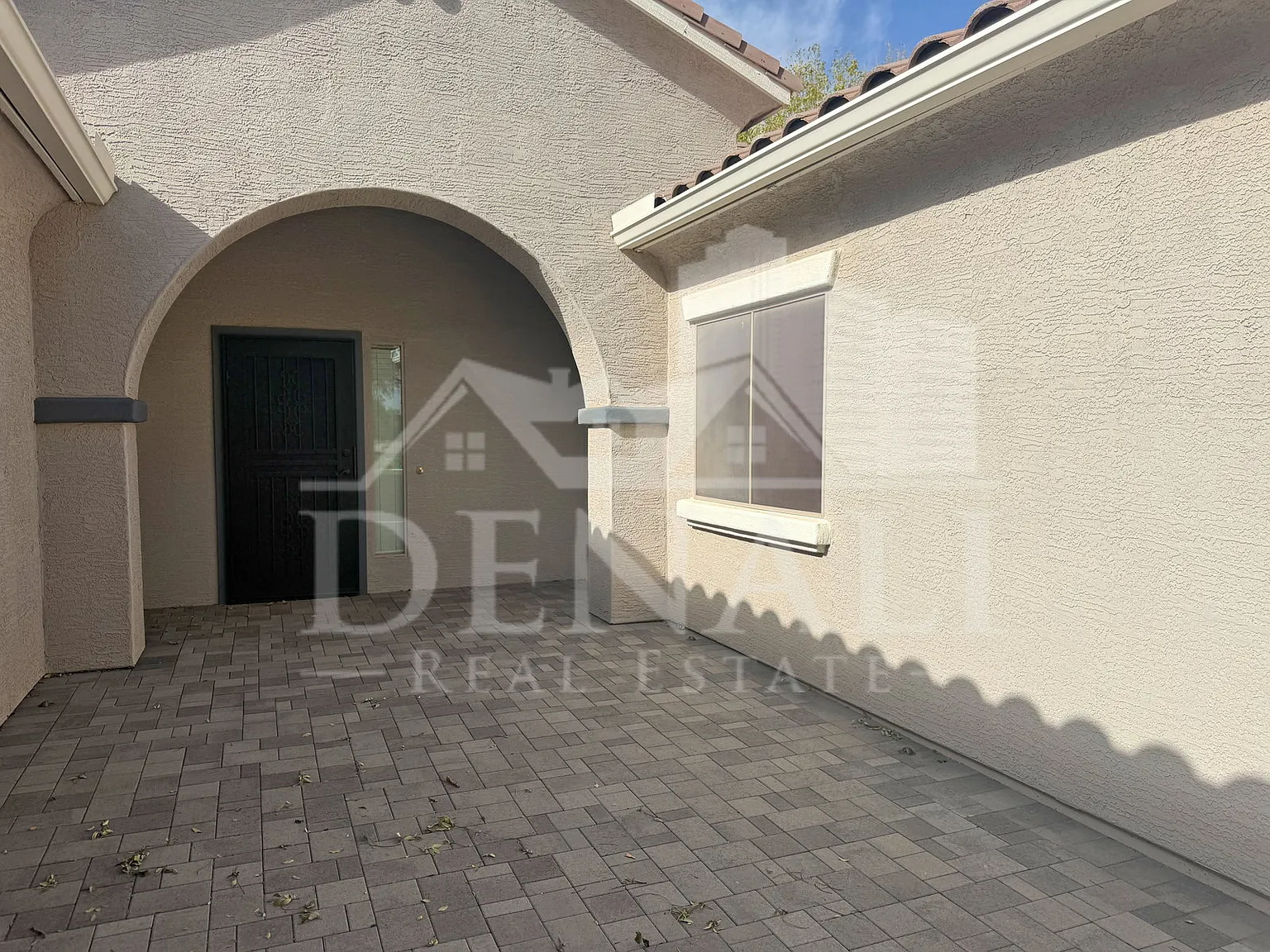 4 bed, 2.0 bath, 2348 sqft, $2,695 — Photo 4