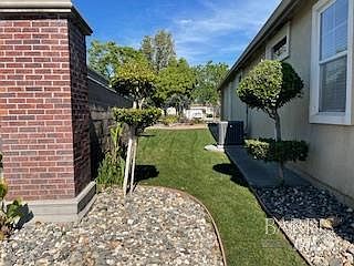 3rd image of 824 Brookside Lane