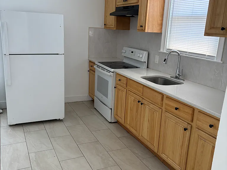 287 Lloyd St #2 — Photo 6