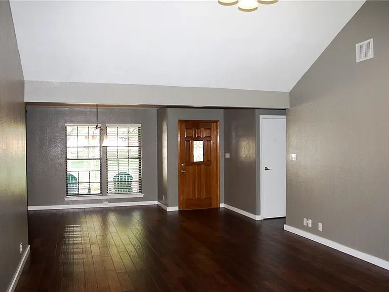 309 Juniper Dr — Photo 11