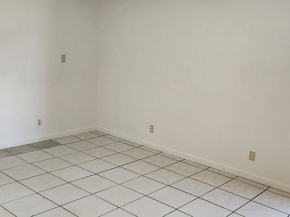 4th image of 11192 Chamberlaine Way #1