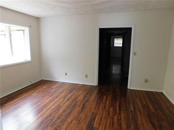 4th image of 1184 Murray Ave