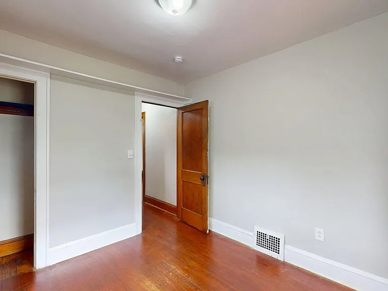9715 Plymouth Ave — Photo 36