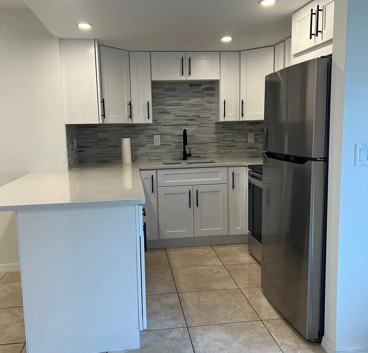 2 bed, 950 sqft, $1,700 — Photo 2