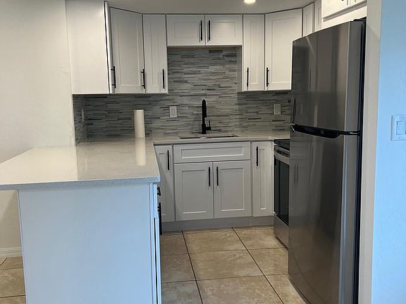 2nd image of 1016 SE 8th St APT 7