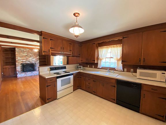 5th image of 409 Brenda Dr