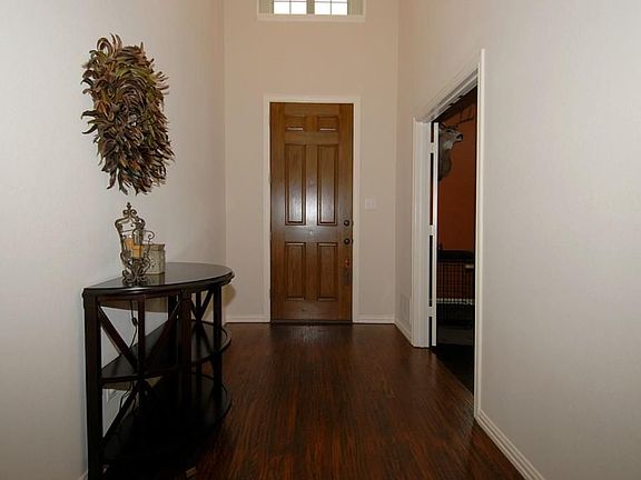 2nd image of 8520 Silver Leaf Cir
