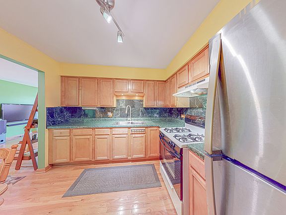 4th image of 659 E Fullerton Ave APT 209