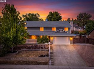 2439 SW 33rd St, Redmond, OR 97756