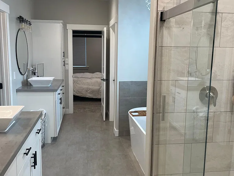 9285 Castlewood Dr SE — Photo 13