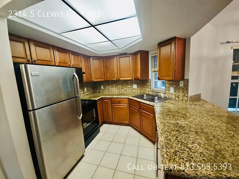 2314 S Clewis Ct #301 — Photo 25