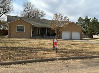 1101 S Monroe St, Hugoton, KS 67951
