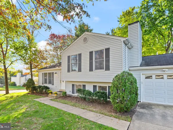 1611 Nathan Ln, Herndon, VA 20170