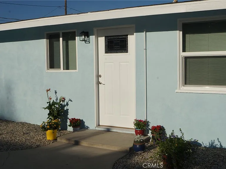 855 W B St — Photo 7