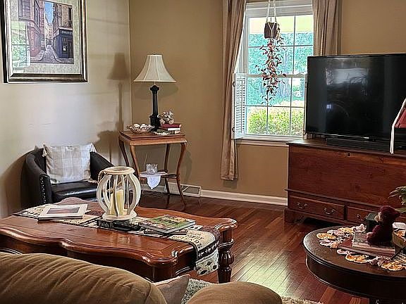 Living room 12x19