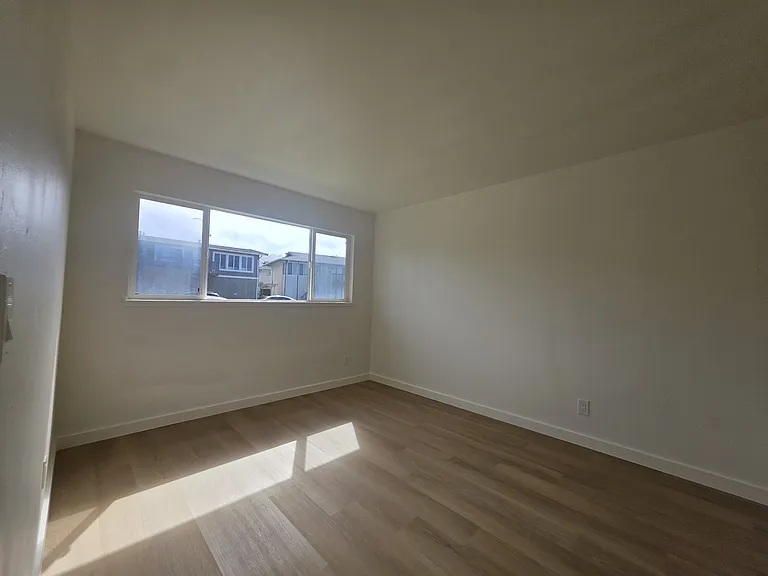 350 Esplanade Ave — Photo 4