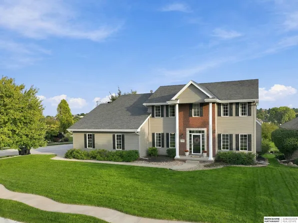 18655 Van Camp Dr, Omaha, NE 68130