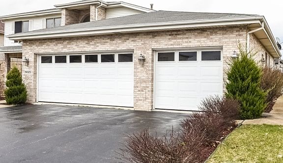 3rd image of 19025 Laramie Ln