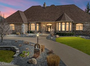 23763 Point O Woods Ct, South Lyon, MI 48178