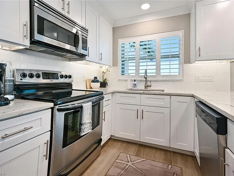 3200 Gulf Shore Blvd N #308 — Photo 11