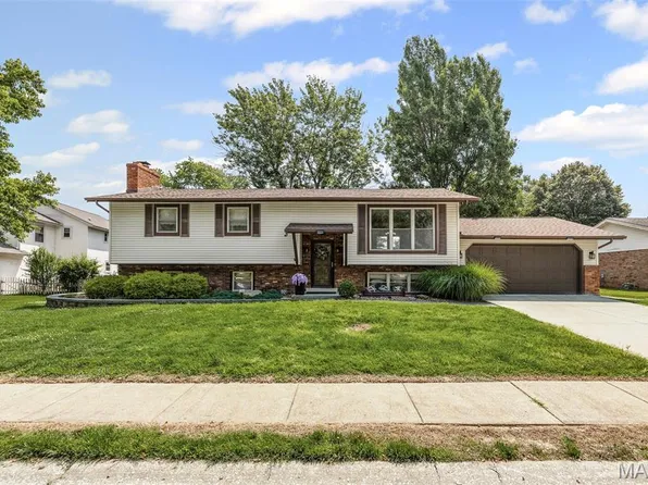 1304 Pinehurst Dr, O Fallon, IL 62269