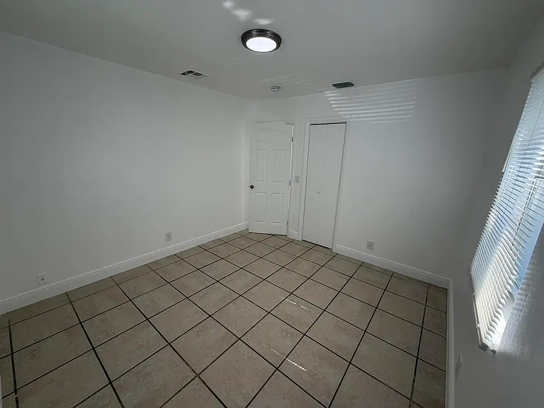 1021 Henrietta Ave — Photo 6