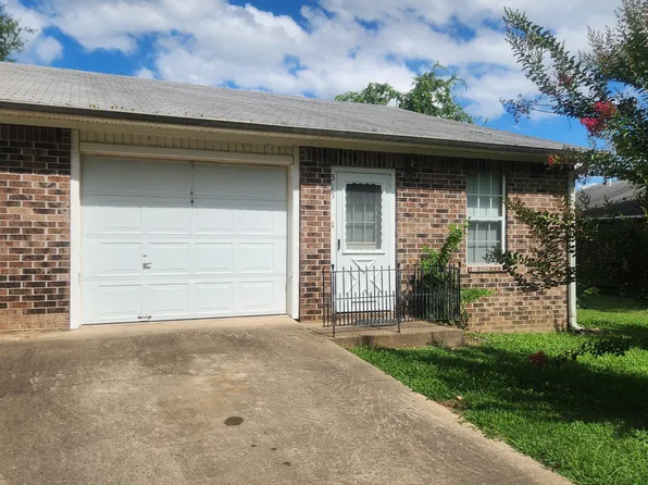 515 S Johnson St, Clarksville, AR