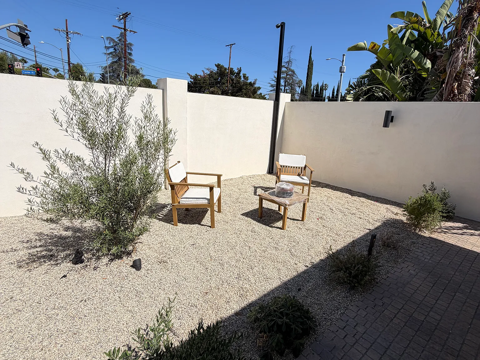 1 bed, 400 sqft, $2,300 — Photo 3