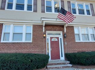 682 Valley St #1R, Orange, NJ 07050