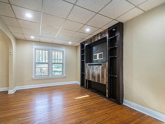 4th image of 616 Thresher Ave