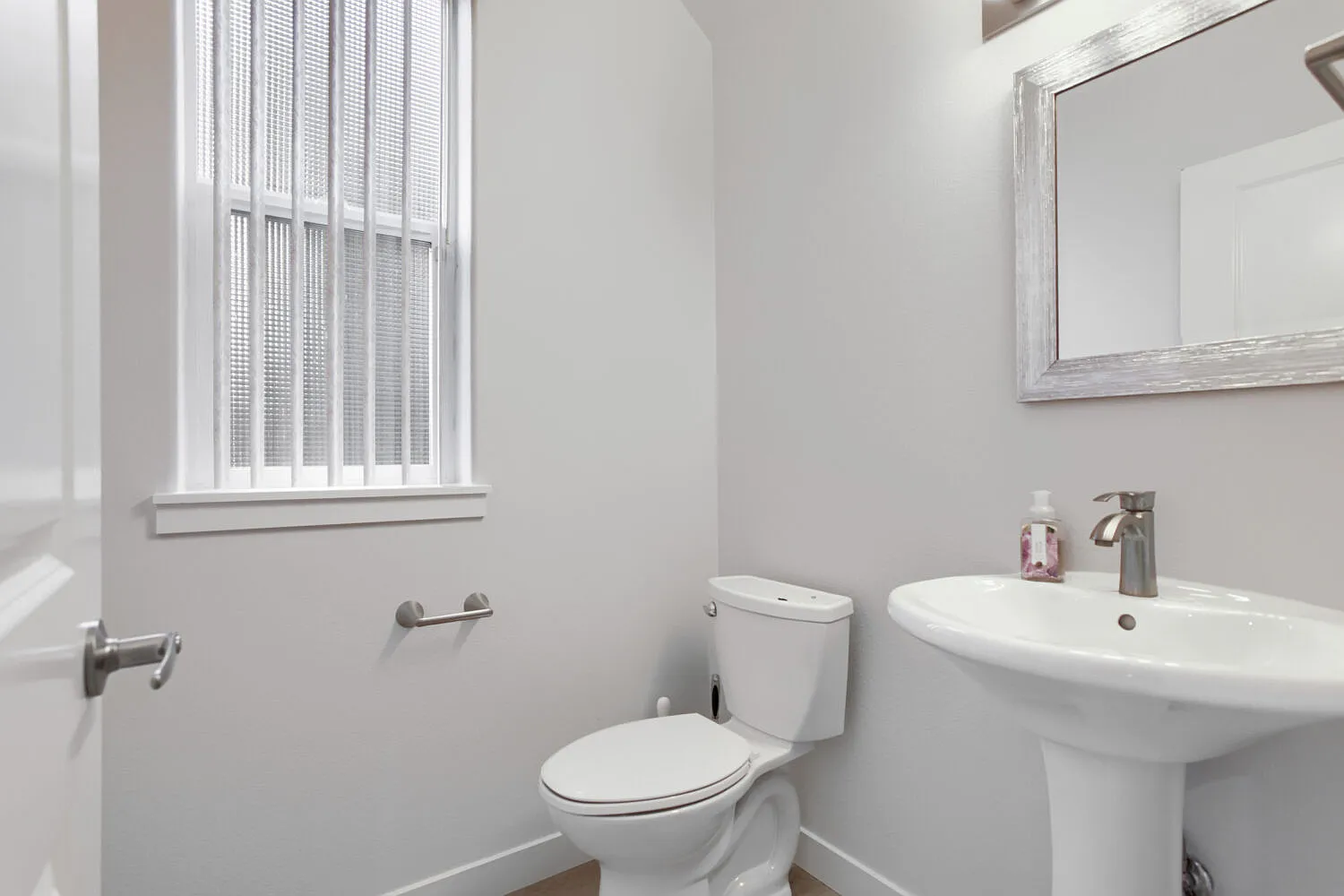 3 bed, 2.5 bath, 1710 sqft, $2,500 — Photo 3