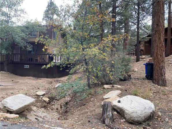 732 Victoria Ln, Sugarloaf, CA 92386