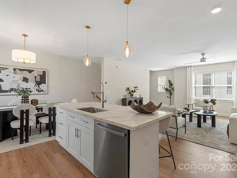 1104 Wonder Way — Photo 32