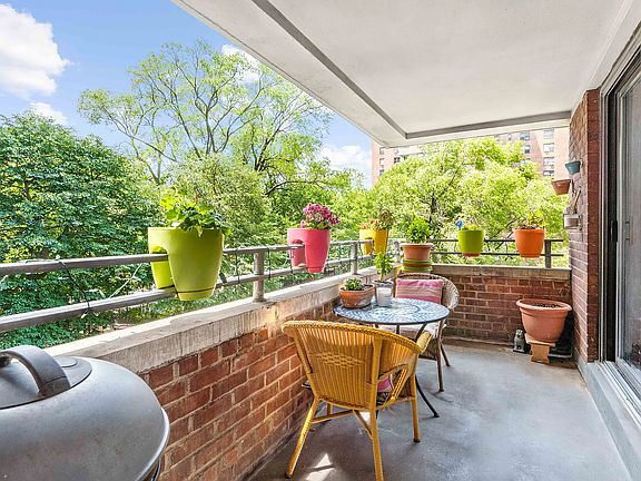 3rd image of 212 Broadway APT G304