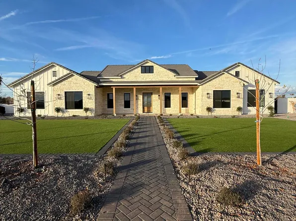 3972 E Hash Knife Draw Road, San Tan Valley, AZ 85140