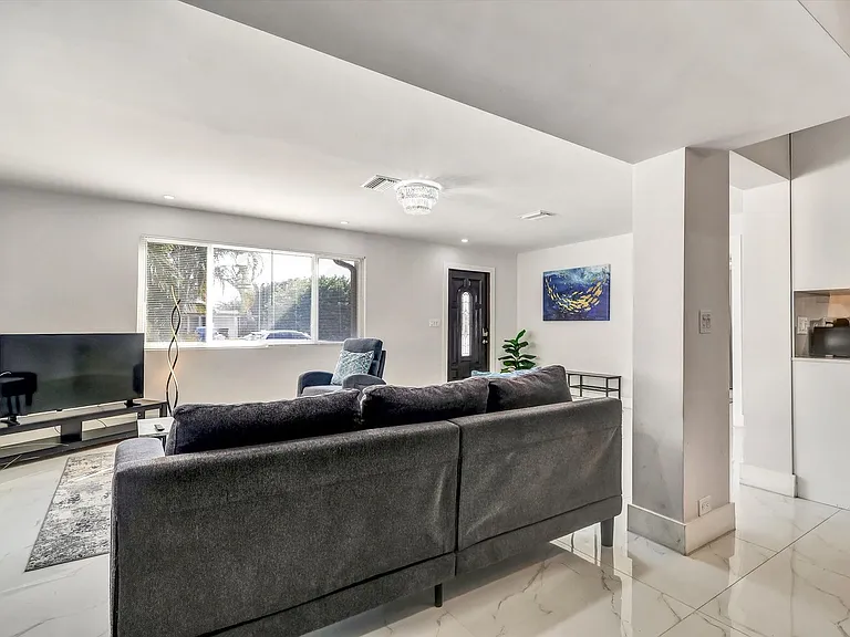 255 Glouchester St — Photo 12