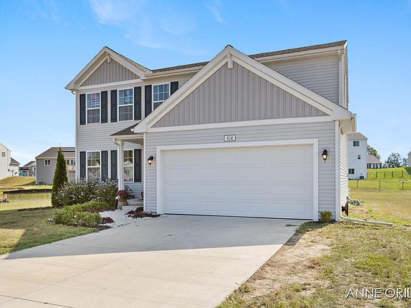 3rd image of 414 Oak Hill Ct