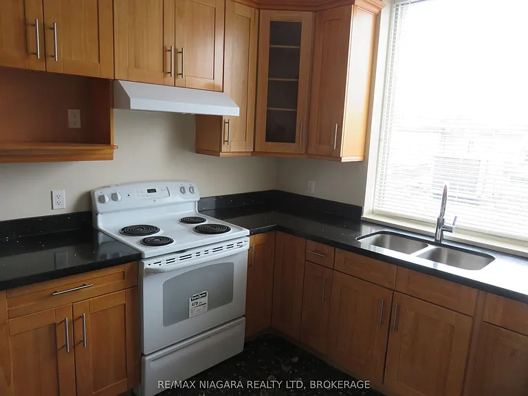 58 Jarvis St N #202 — Photo 10