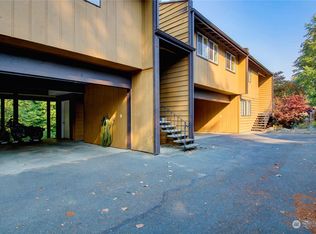 1207 N 8th St APT 8, Mount Vernon, WA 98273