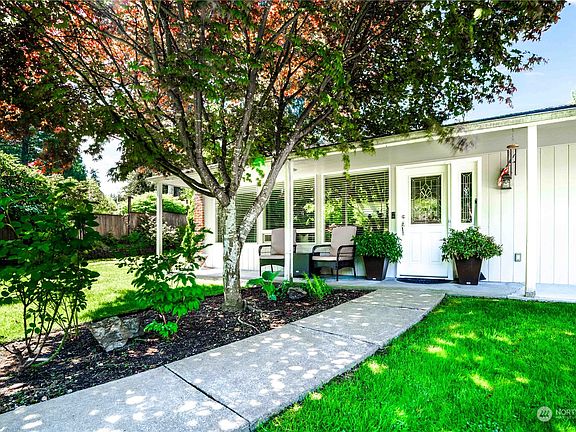 3rd image of 3818 NE 178th Street