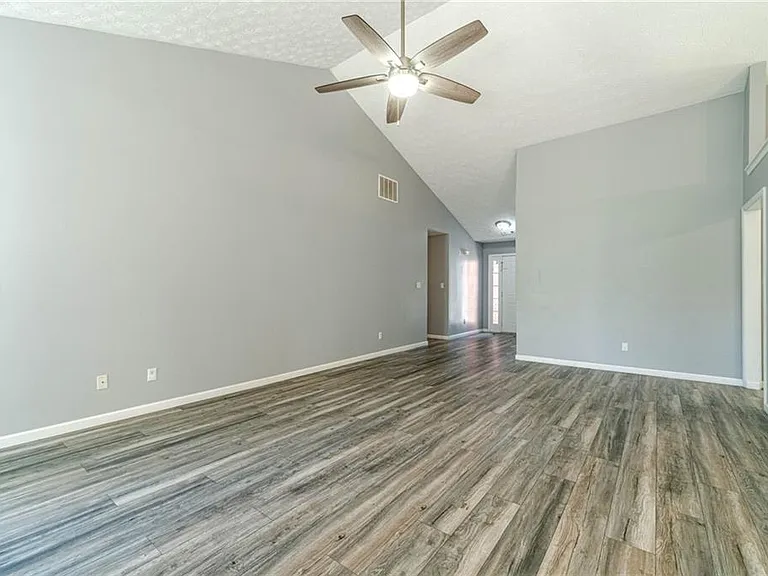1617 Amhearst Walk Rd — Photo 7