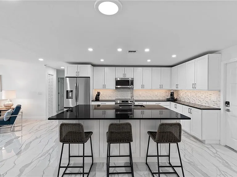 2500 Kings Lake Blvd — Photo 7
