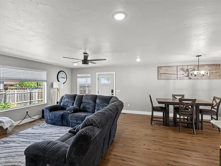 1119 Harrison St — Photo 4