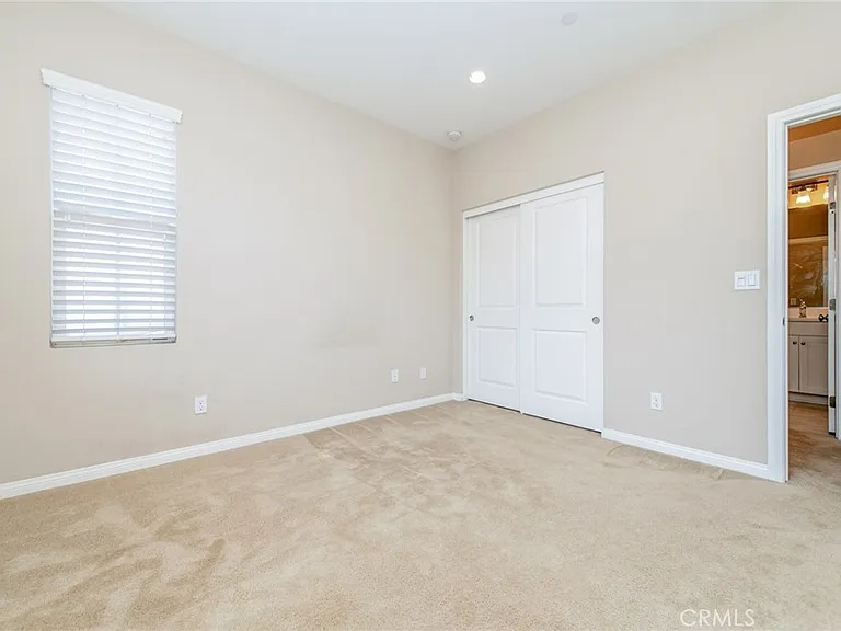 65 Island Coral — Photo 24