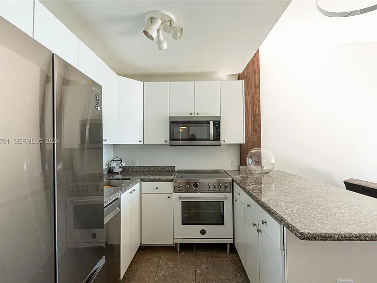 770 NE 69th St #8F — Photo 4
