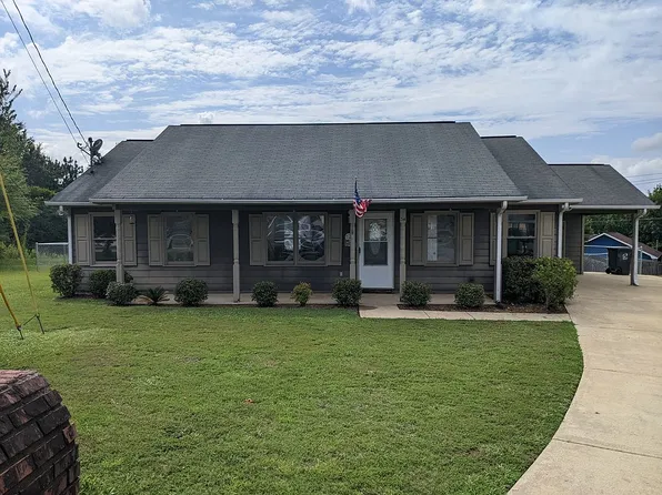 34 Lake Ln, Phenix City, AL 36870