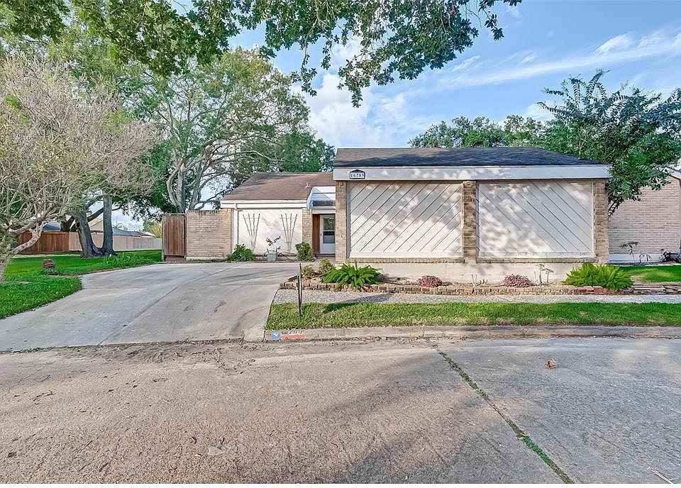 1st image of 16703 Elm Park Way