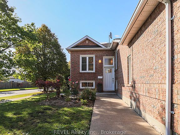 4th image of 3 Jackson Ct W