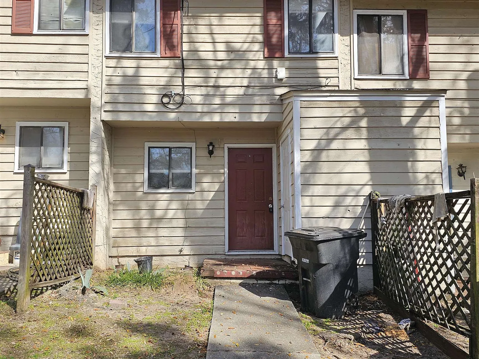 2 bed, 1.5 bath, 1000 sqft, $1,095 — Photo 1